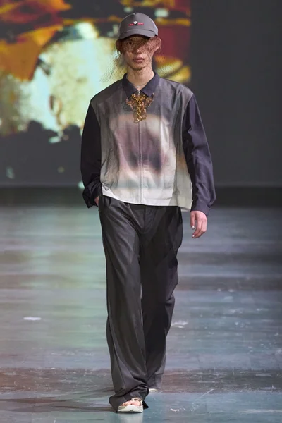 Look 28